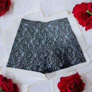 Express Black Navy Lace Shorts Sz 6 Slash Pockets High-Rise Dress Short